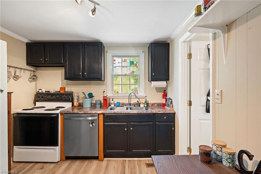 521 Cynthia Road Greensboro, NC 27406 - Photo 15 of 43