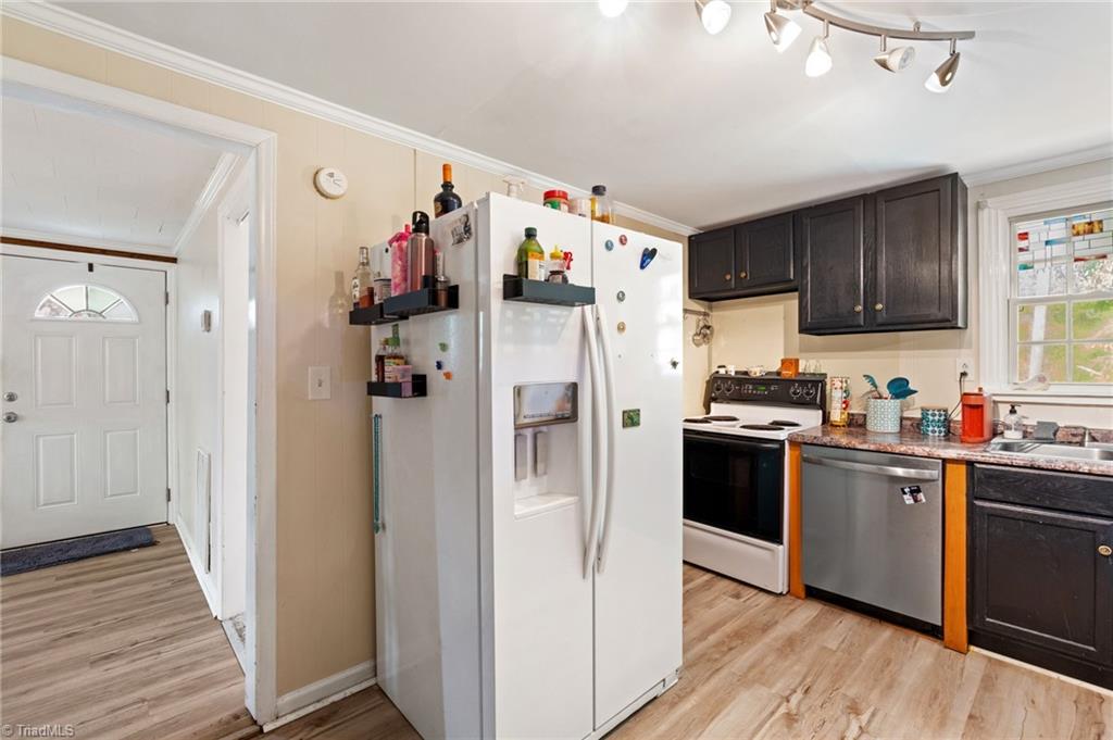 521 Cynthia Road Greensboro, NC 27406 - Photo 17 of 43