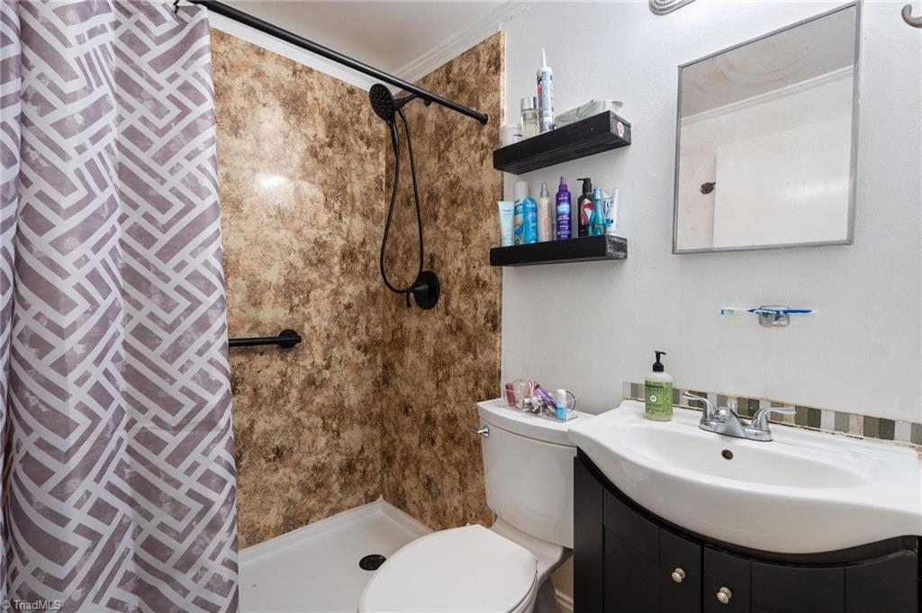 521 Cynthia Road Greensboro, NC 27406 - Photo 24 of 43