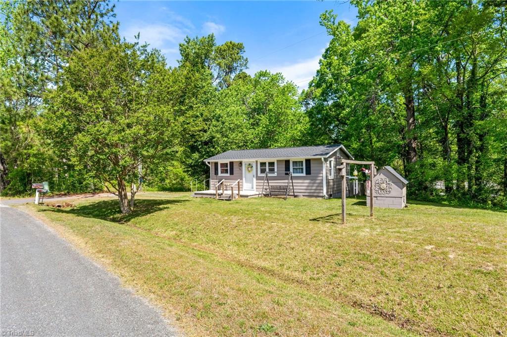 521 Cynthia Road Greensboro, NC 27406 - Photo 3 of 43