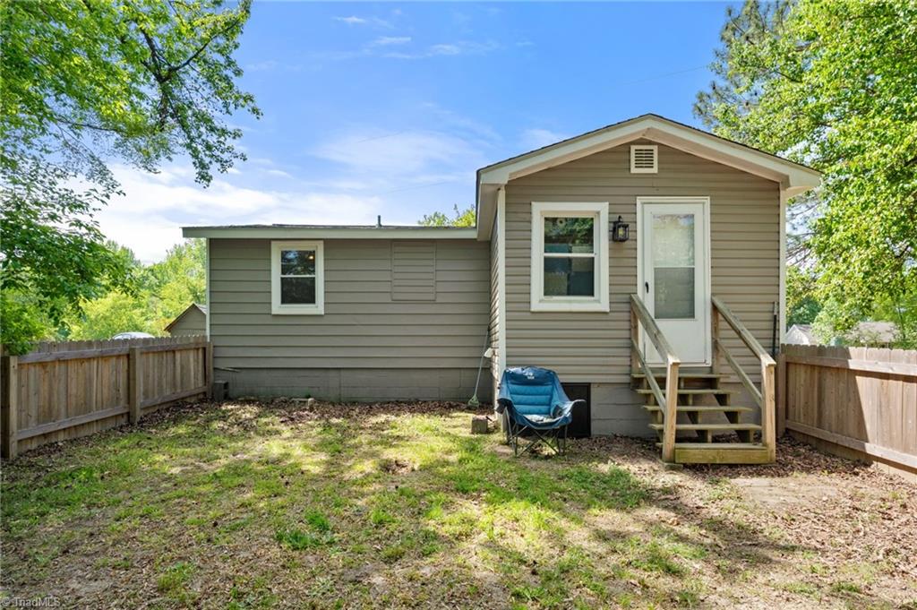 521 Cynthia Road Greensboro, NC 27406 - Photo 4 of 43