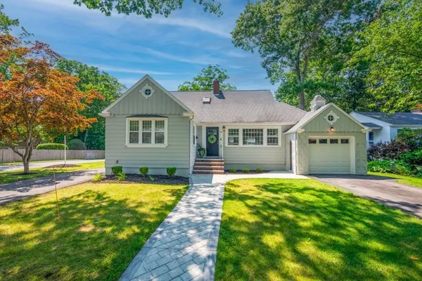 $949,900 | 70 Berwick Place, Norwood, MA 02062