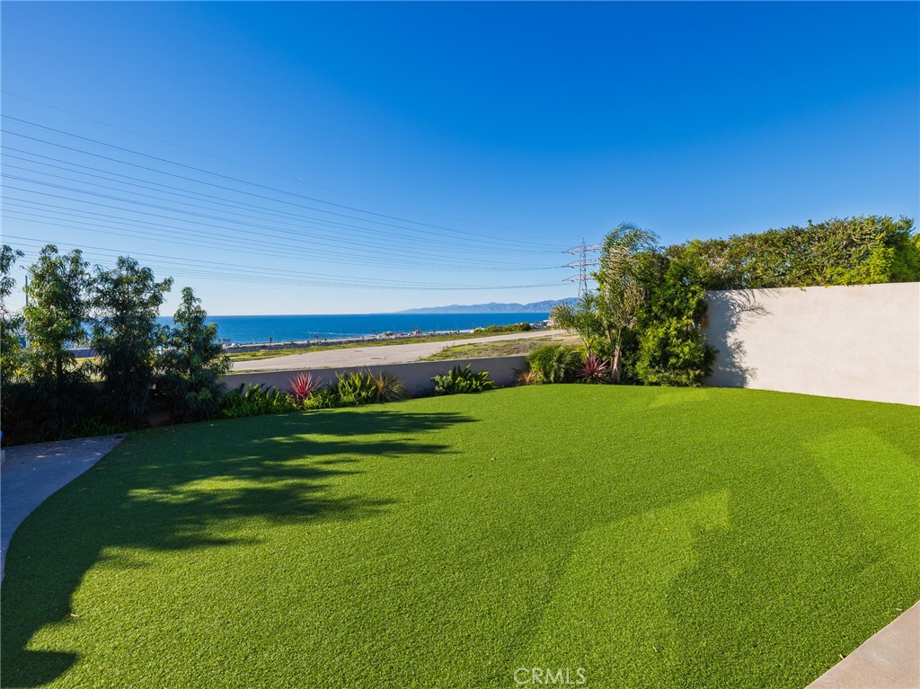 355 Hillcrest Street El Segundo, CA 90245 - Photo 13 of 62