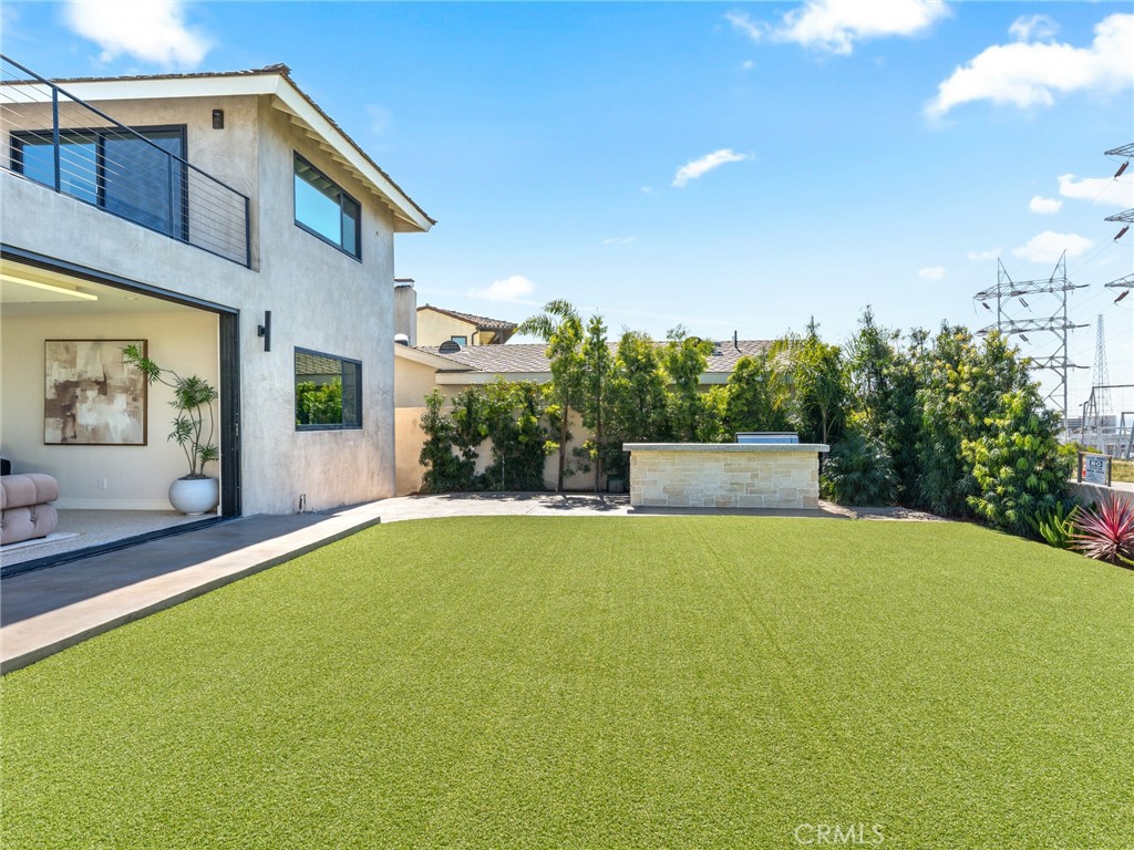 355 Hillcrest Street El Segundo, CA 90245 - Photo 14 of 62