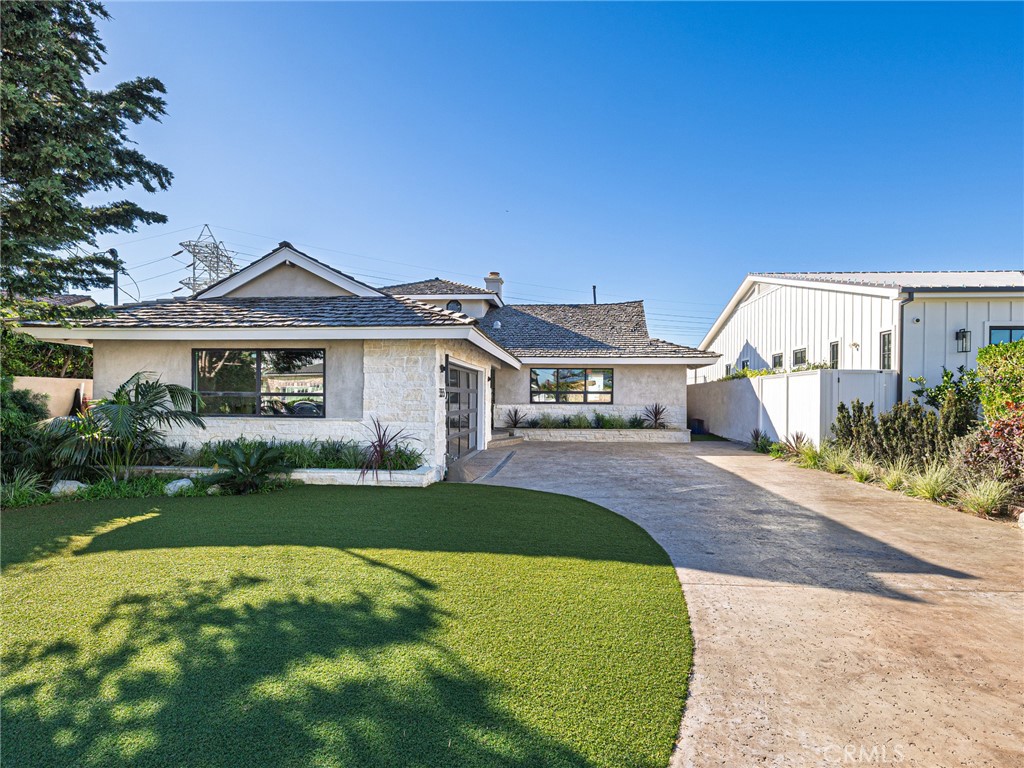 355 Hillcrest Street El Segundo, CA 90245 - Photo 2 of 62