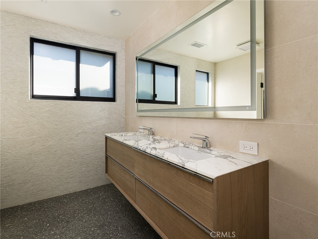 355 Hillcrest Street El Segundo, CA 90245 - Photo 56 of 62