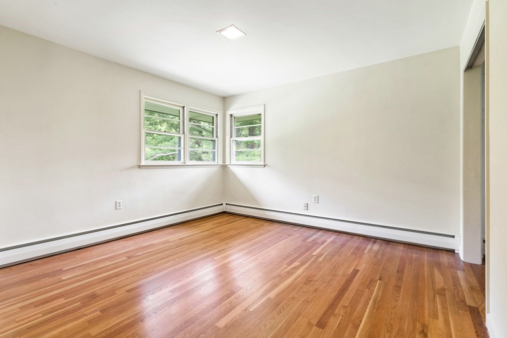 29 Walker Road Manchester, MA 01944 - Photo 11 of 15 Gallery Image 11
