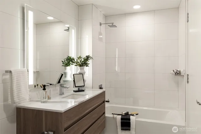 $4,900 | 10232 Northeast 10th Street, Unit 509, Bellevue, WA 98004