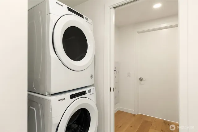 $4,900 | 10232 Northeast 10th Street, Unit 509, Bellevue, WA 98004