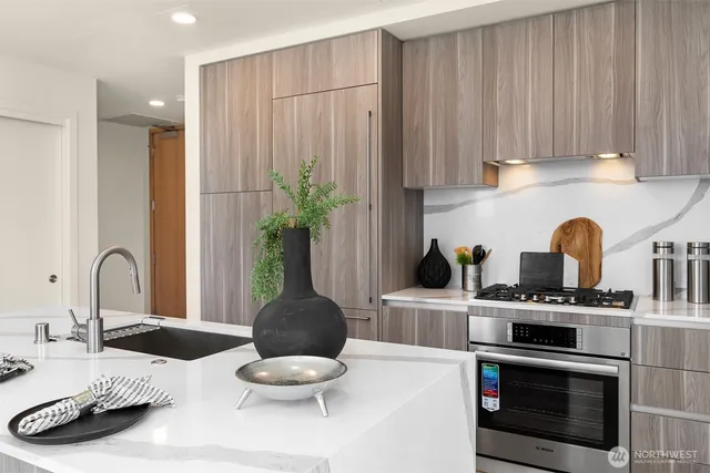 $4,900 | 10232 Northeast 10th Street, Unit 509, Bellevue, WA 98004