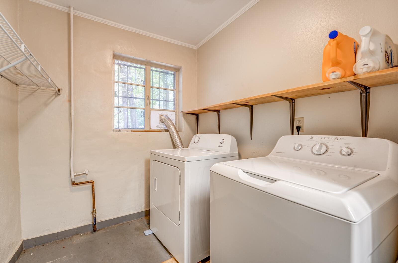 2725 Covington Pike Memphis, TN 38128 - Photo 12 of 26 a utility room with dryer and washer