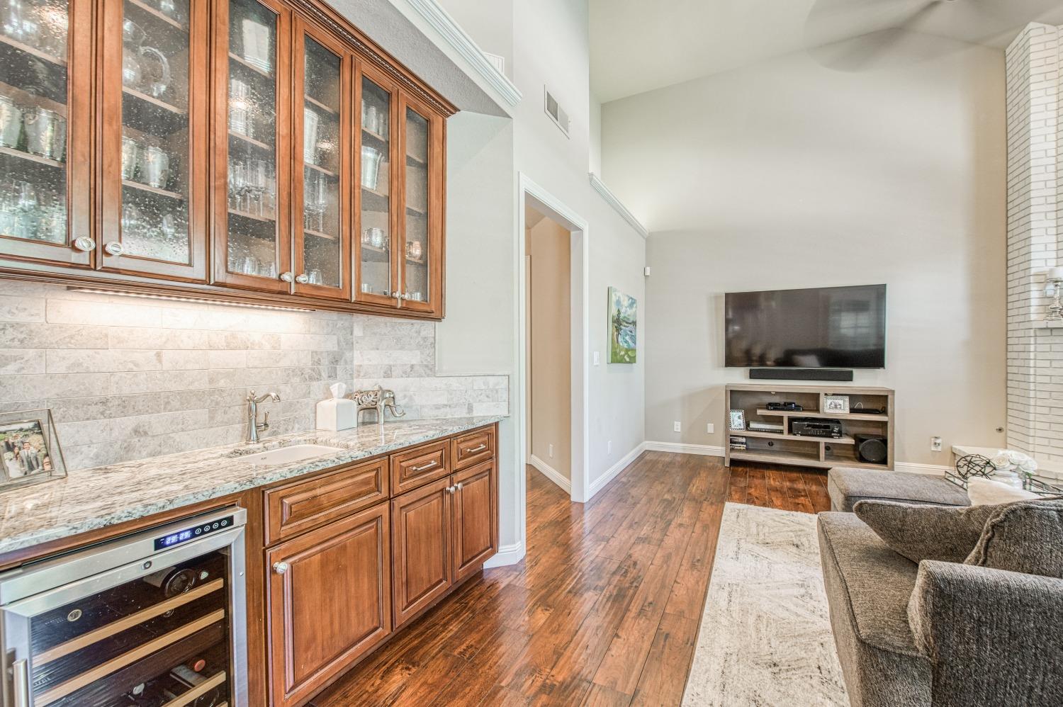 692 East Blue Ridge Road Fresno, CA 93725 - Photo 27 of 68