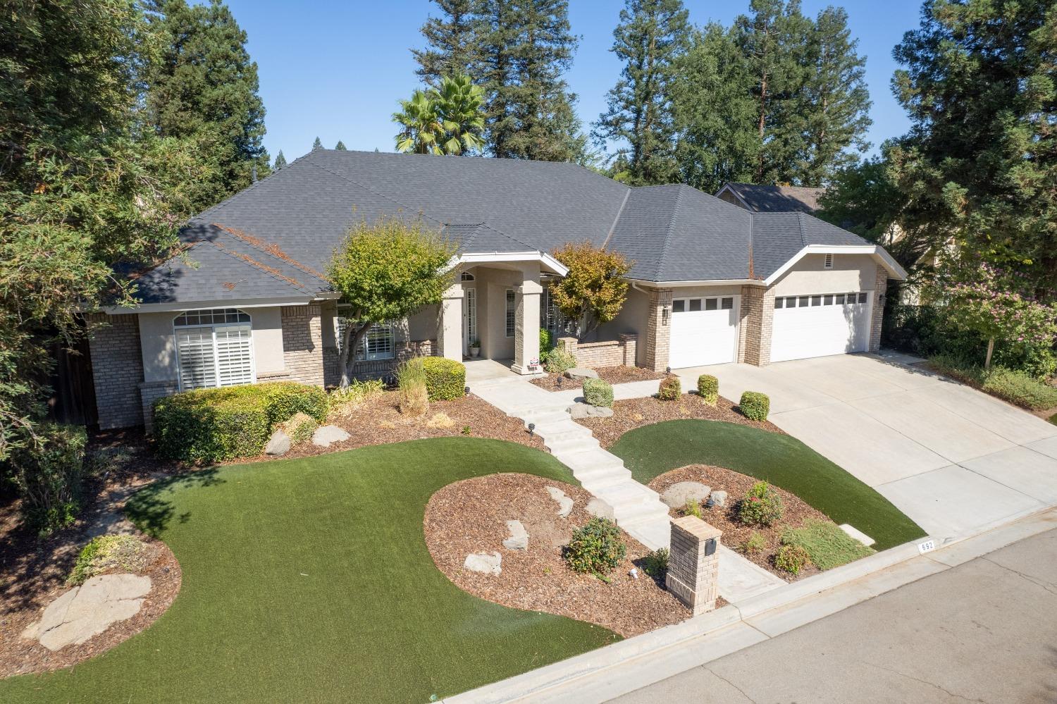 692 East Blue Ridge Road Fresno, CA 93725 - Photo 3 of 68