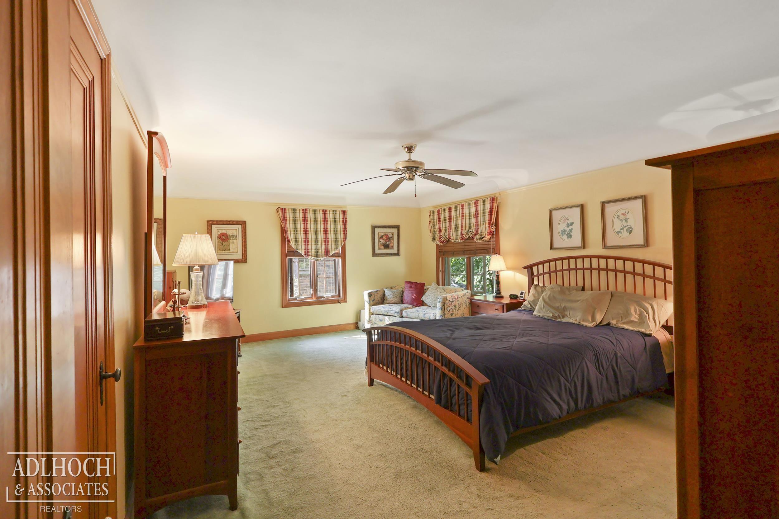 494 Washington Road Grosse Pointe, MI 48230 - Photo 12 of 22 50152703-9826eb59-85c8-4ba2-9053-87655f830bf9.JPG