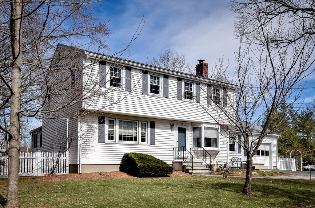201 Salem End Road Framingham, MA 01702 - Photo 2 of 28 Gallery Image 2