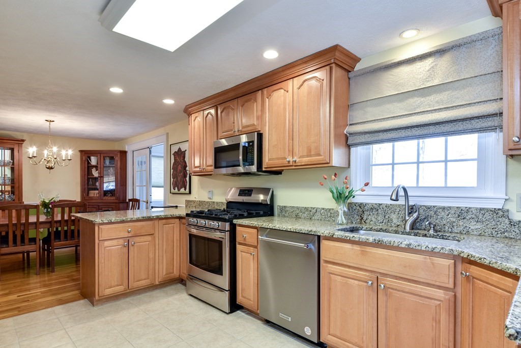 201 Salem End Road Framingham, MA 01702 - Photo 8 of 28 Gallery Image 8