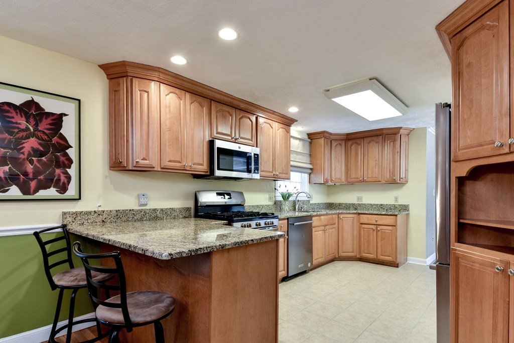 201 Salem End Road Framingham, MA 01702 - Photo 10 of 28 Gallery Image 10