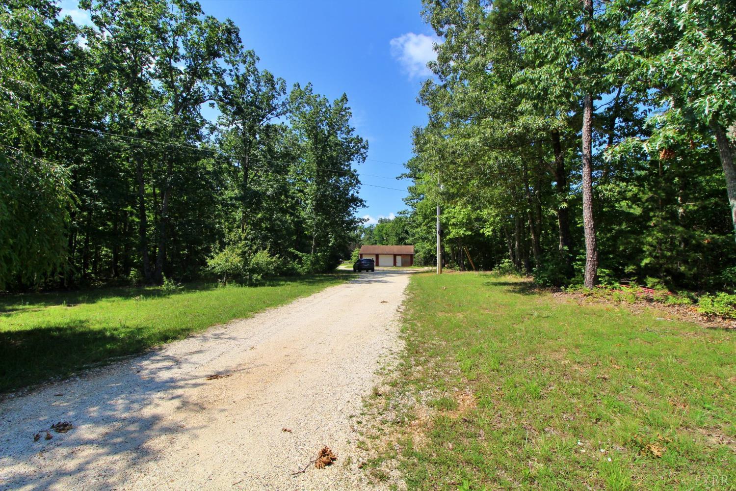 364 Community Road Dillwyn, VA 23936 - Photo 3 of 13