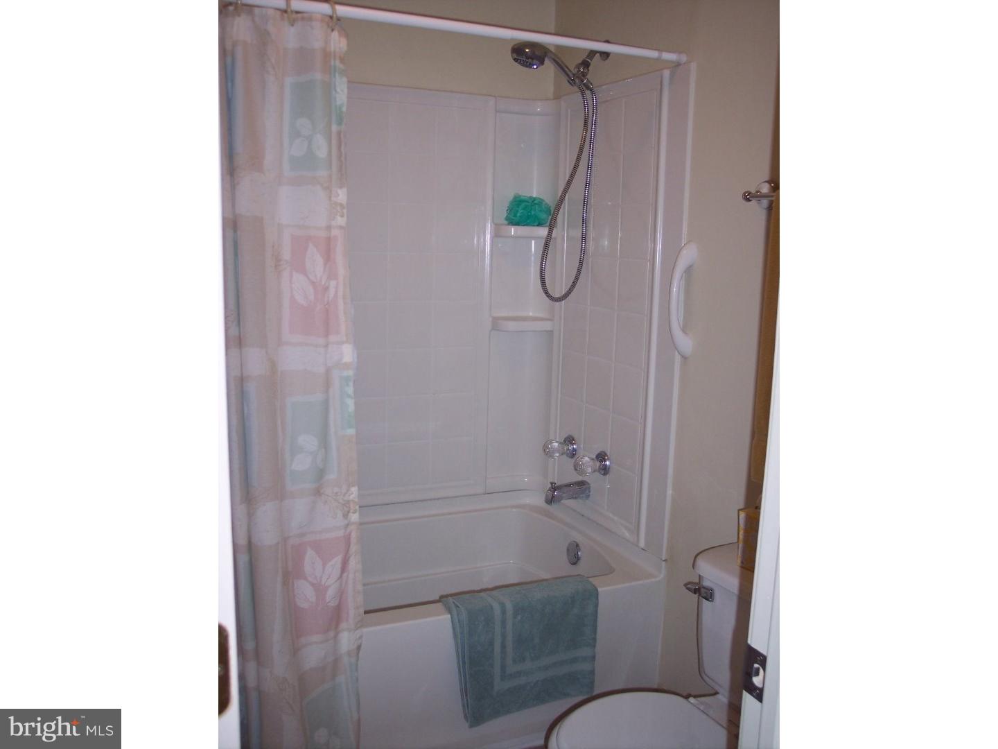 144 Stonegate Road Quakertown, PA 18951 - Photo 20 of 23 Bathroom