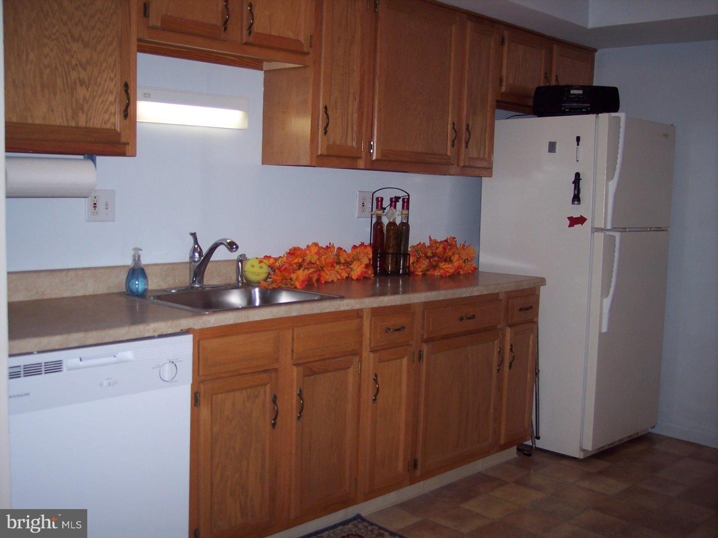144 Stonegate Road Quakertown, PA 18951 - Photo 7 of 23 Kitchen