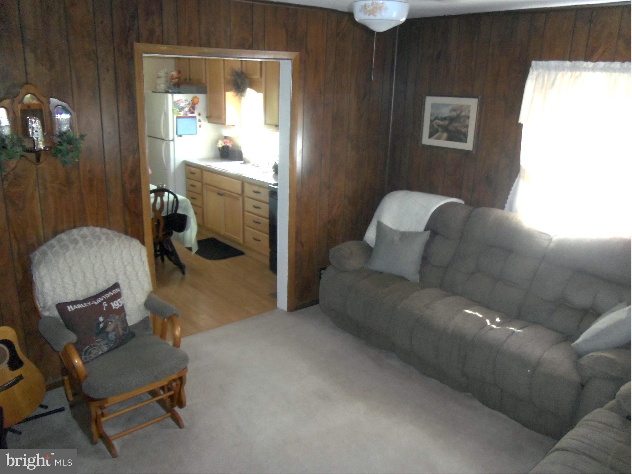 841 Security Road Hagerstown, MD 21740 - Photo 6 of 19 Living Room