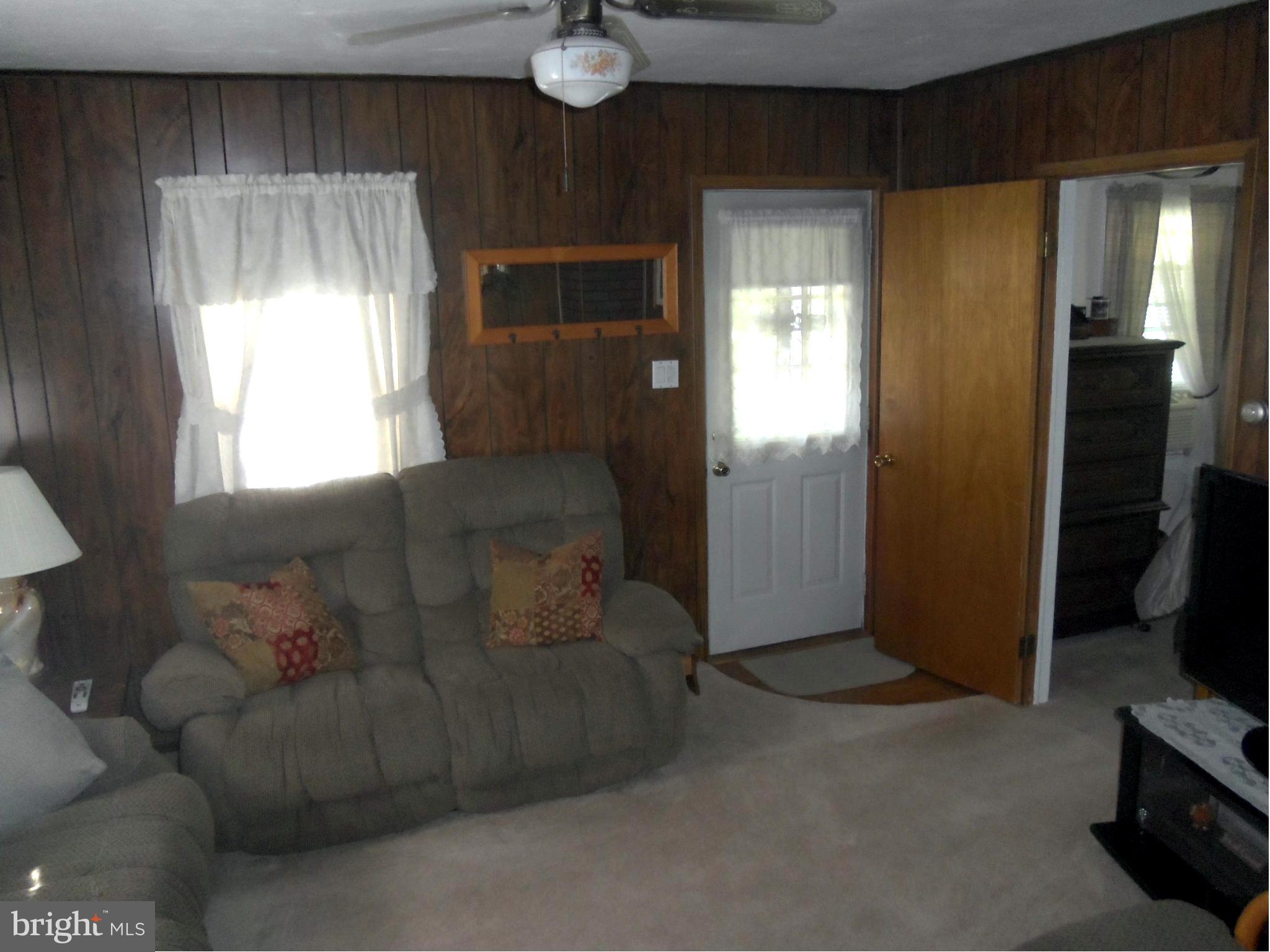 841 Security Road Hagerstown, MD 21740 - Photo 7 of 19 Living Room