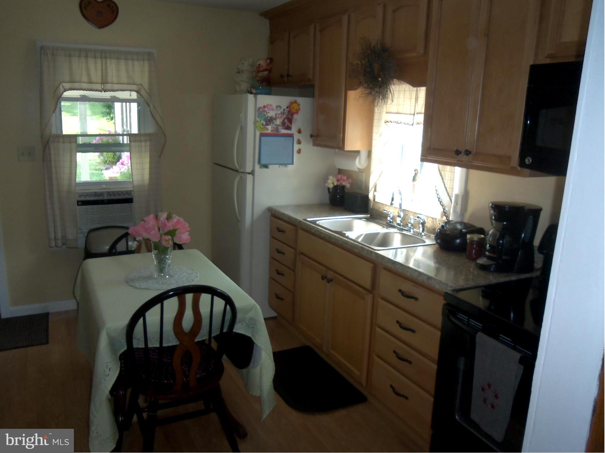 841 Security Road Hagerstown, MD 21740 - Photo 8 of 19 Kitchen