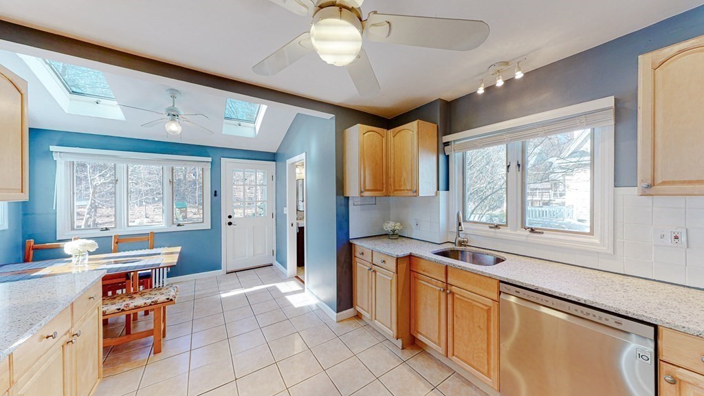 68 Spring Street Wakefield, MA 01880 - Photo 11 of 38