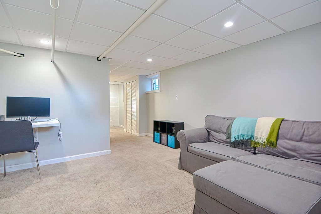 68 Spring Street Wakefield, MA 01880 - Photo 31 of 38