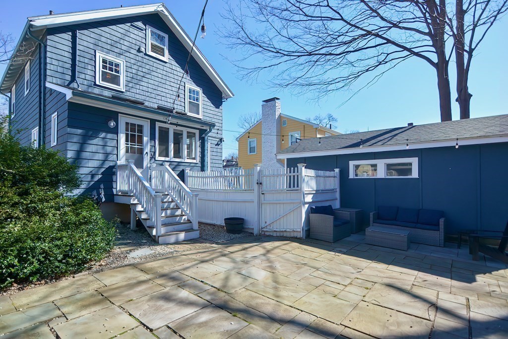 68 Spring Street Wakefield, MA 01880 - Photo 4 of 38