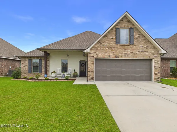$280,000 | 131 Melanie Rose Drive, Maurice, LA 70555
