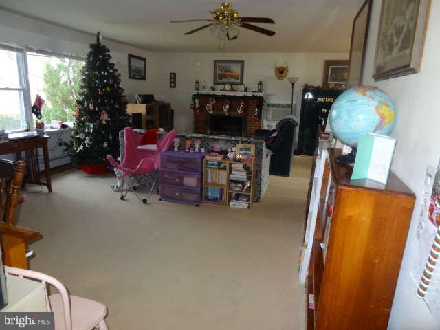 12171 Fairview Lane Ridge, MD 20680 - Photo 4 of 30 Living Room