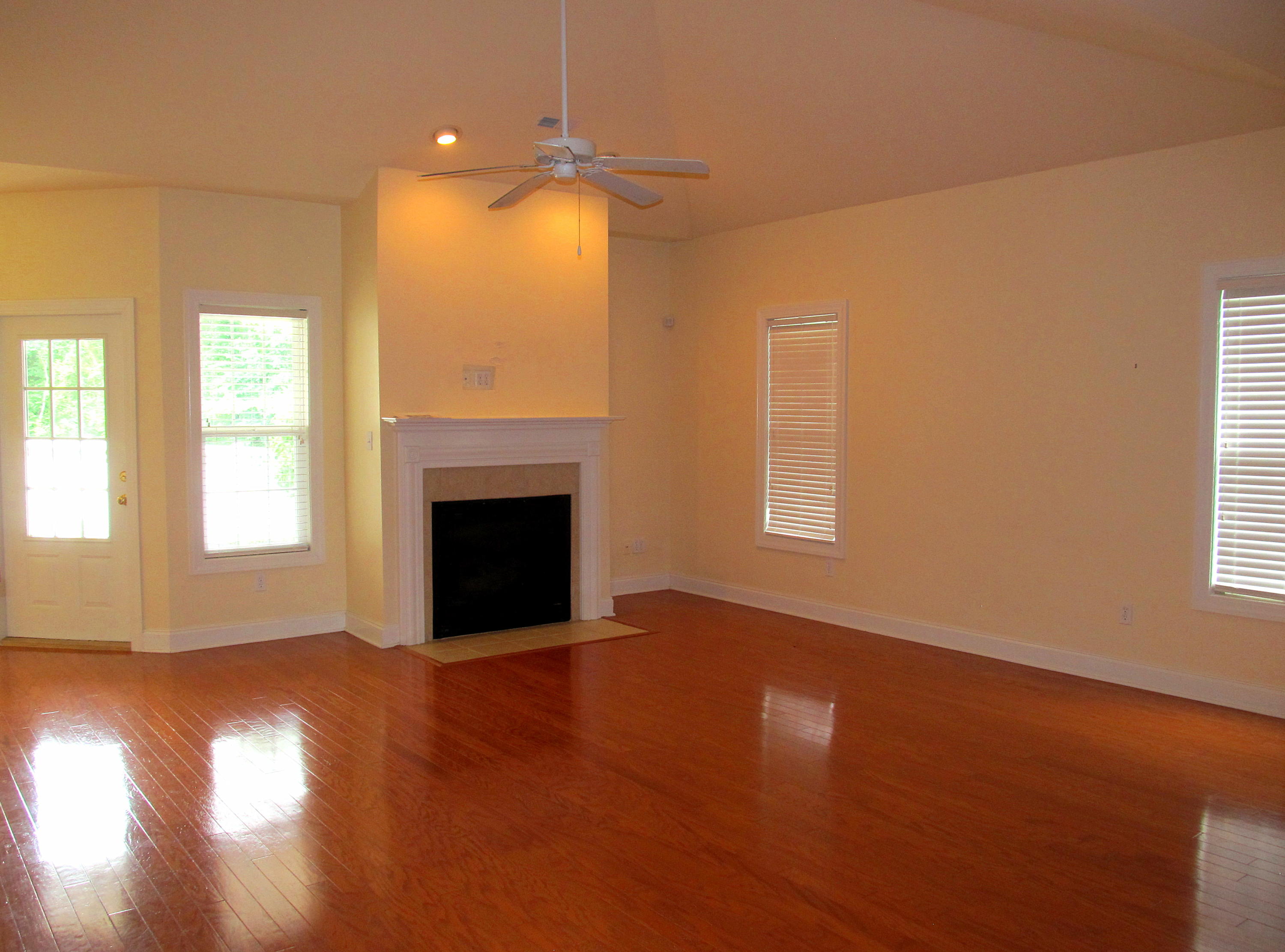 139 Fallberry Street Oak Ridge, TN 37830 - Photo 8 of 40 Family room with fireplace