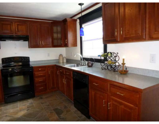 726 Benson Road Northbridge, MA 01588 - Photo 6 of 22 Gallery Image 6
