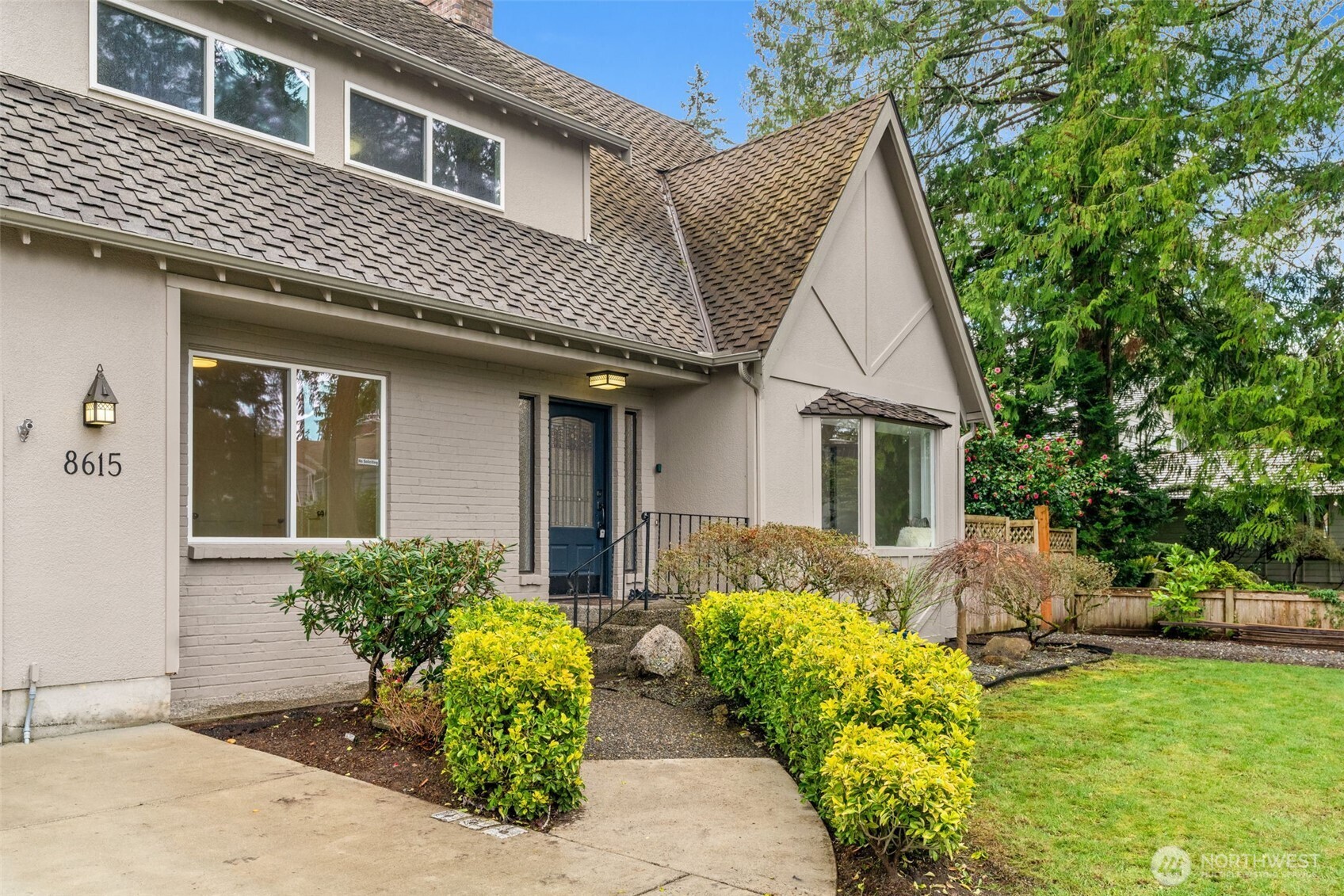 8615 184th Street Southwest Edmonds, WA 98026 - Photo 5 of 39