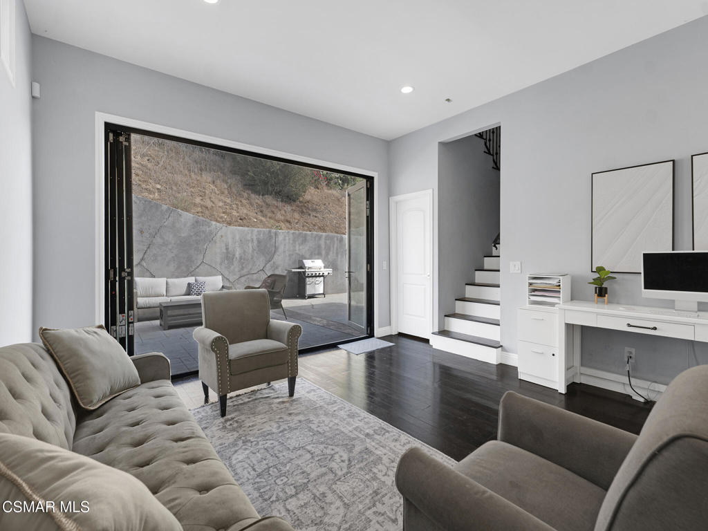 391 Grandview Circle Camarillo, CA 93010 - Photo 19 of 51