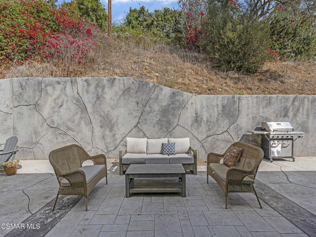 391 Grandview Circle Camarillo, CA 93010 - Photo 40 of 51