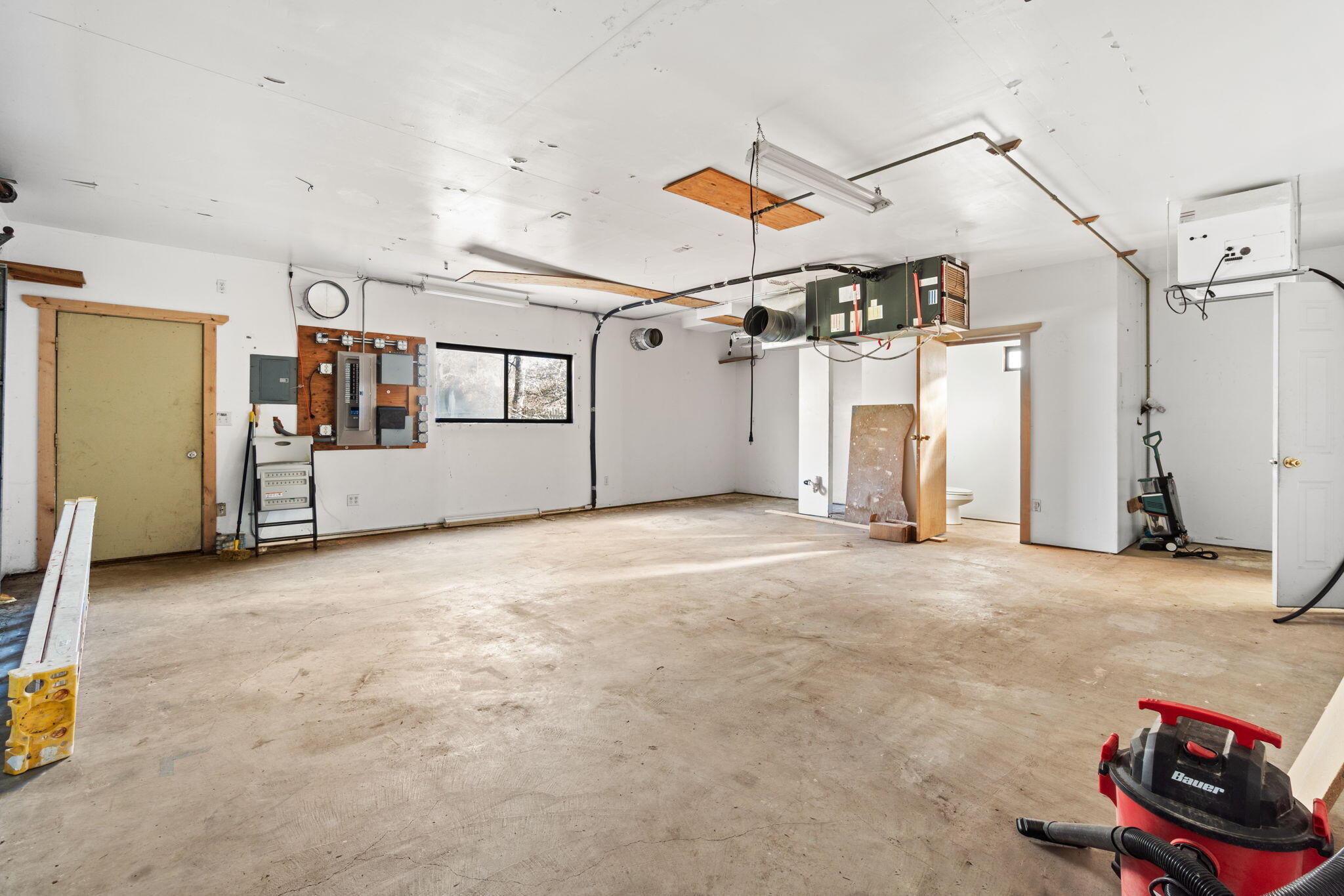 61 Kingston Road Fieldbrook, CA 95519 - Photo 36 of 48 a view of a garage