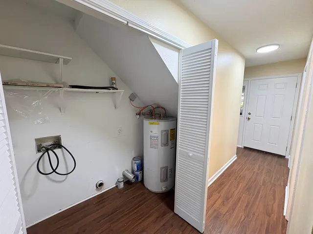 $1,295 | 3701 Donovan Drive, Unit C, Tallahassee, FL 32309