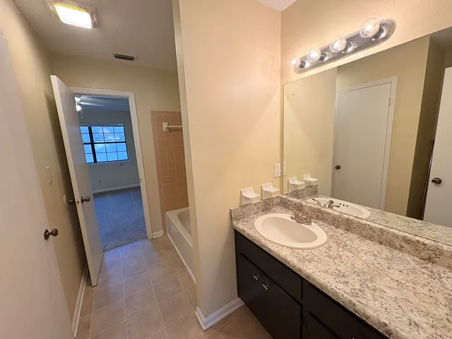 $1,295 | 3701 Donovan Drive, Unit C, Tallahassee, FL 32309