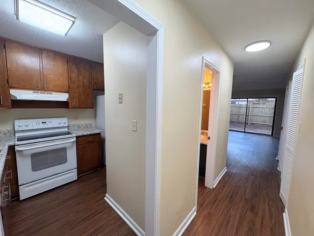 $1,295 | 3701 Donovan Drive, Unit C, Tallahassee, FL 32309