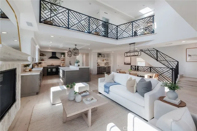 $2,599,000 | 223 South Irena Avenue, Unit B, Redondo Beach, CA 90277