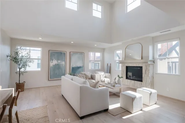 $2,599,000 | 223 South Irena Avenue, Unit B, Redondo Beach, CA 90277