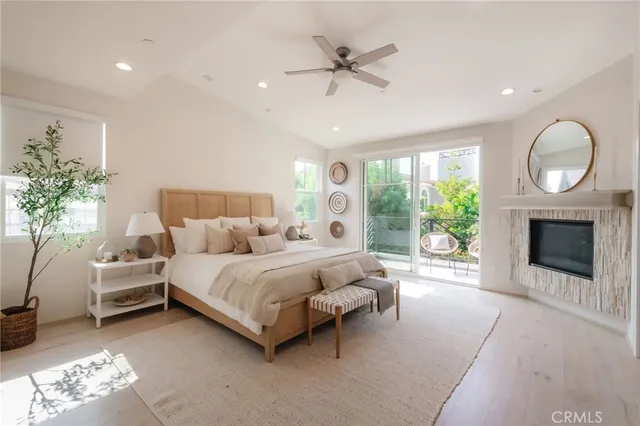 $2,599,000 | 223 South Irena Avenue, Unit B, Redondo Beach, CA 90277