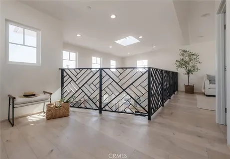 $2,499,000 | 223 South Irena Avenue, Unit B, Redondo Beach, CA 90277