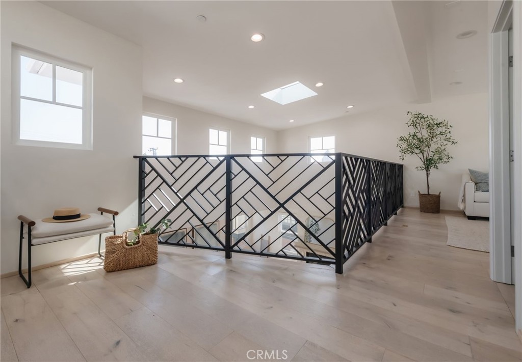 223 South Irena Avenue, Unit B Redondo Beach, CA 90277 - Photo 25 of 36