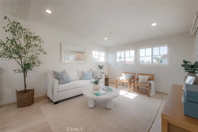 $2,599,000 | 223 South Irena Avenue, Unit B, Redondo Beach, CA 90277