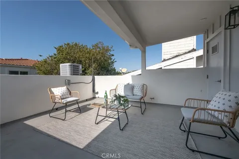 $2,499,000 | 223 South Irena Avenue, Unit B, Redondo Beach, CA 90277