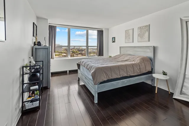 $315,000 | 655 West Irving Park Road, Unit 1301, Chicago, IL 60613