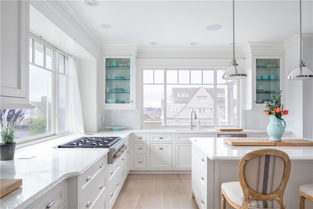 585 Wolcott Avenue Middletown, RI 02842 - Photo 15 of 49